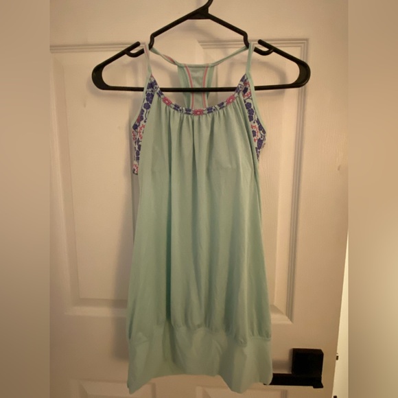 Lululemon 2 in 1 tank/sports bra - Picture 1 of 4